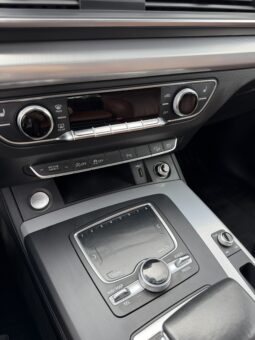 
										Audi Q5 full									