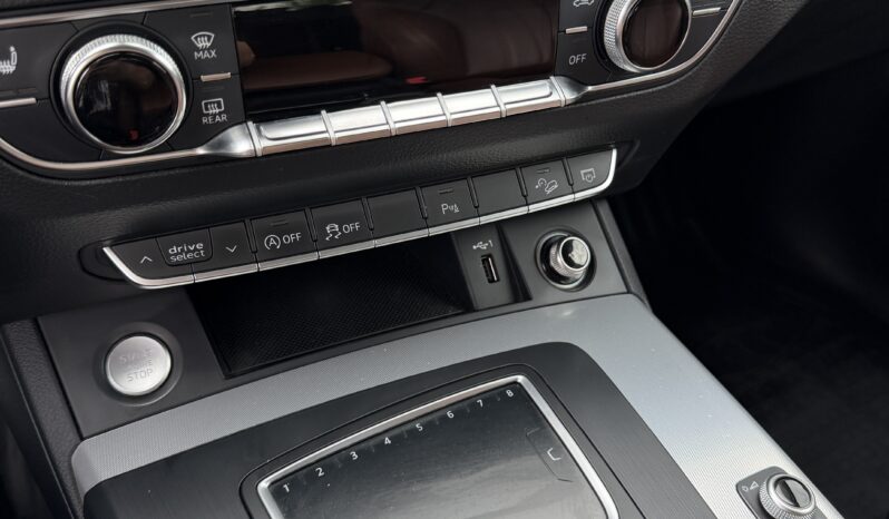 
								Audi Q5 full									