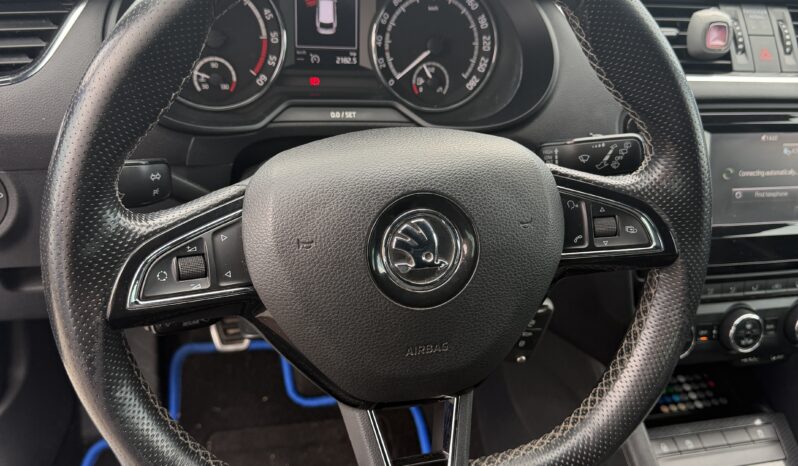 
								Skoda Octavia full									