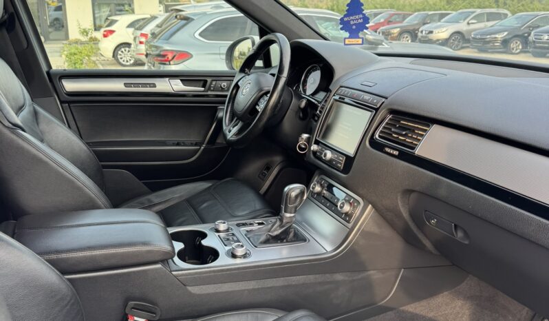 
								Volkswagen Touareg 3.0 V6 TDI Blue Motion DPF Automatik Exclusive full									
