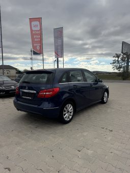 
										Mercedes-Benz B 180 full									
