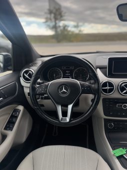
										Mercedes-Benz B 180 full									