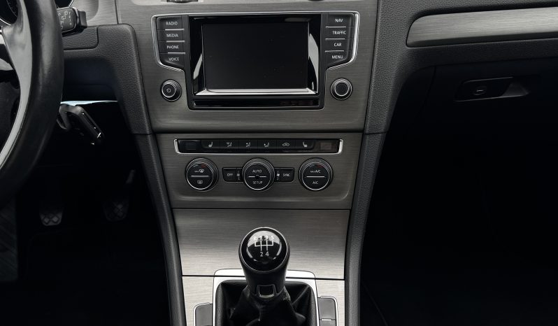 
								Volkswagen Golf VII 1.2 TSI Comfortline full									