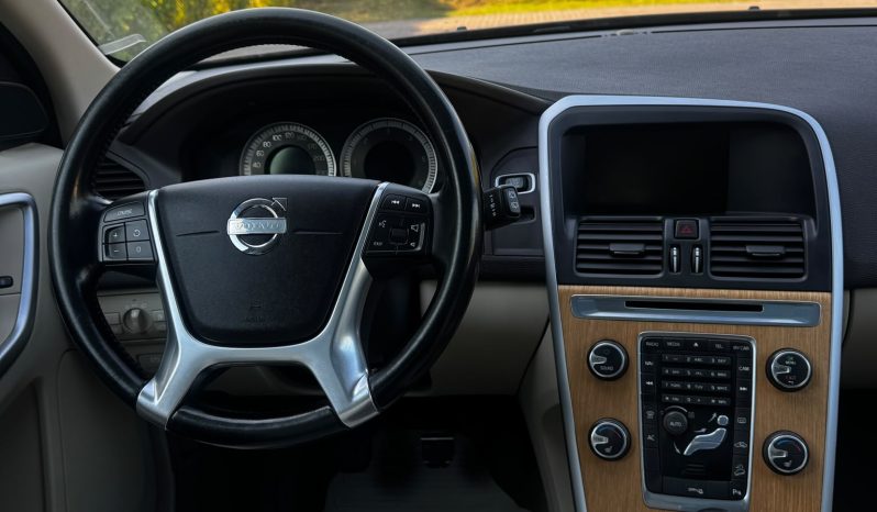 
								VOLVO XC 60 full									